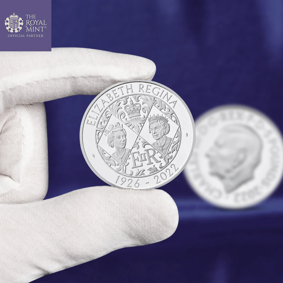 2022 Her Majesty Queen Elizabeth II £5 UK Coin - Image 5